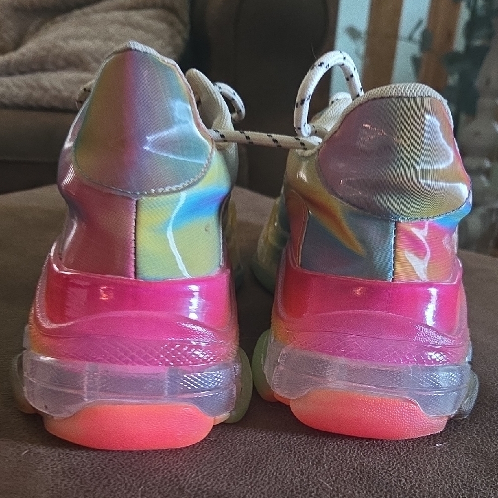 Colorful Gradient Sneakers - Picture 2 of 4